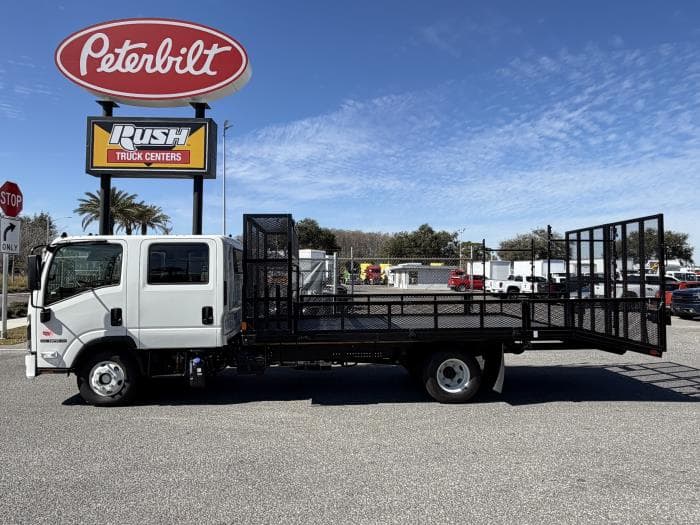 2026 Isuzu NPR — photo 3