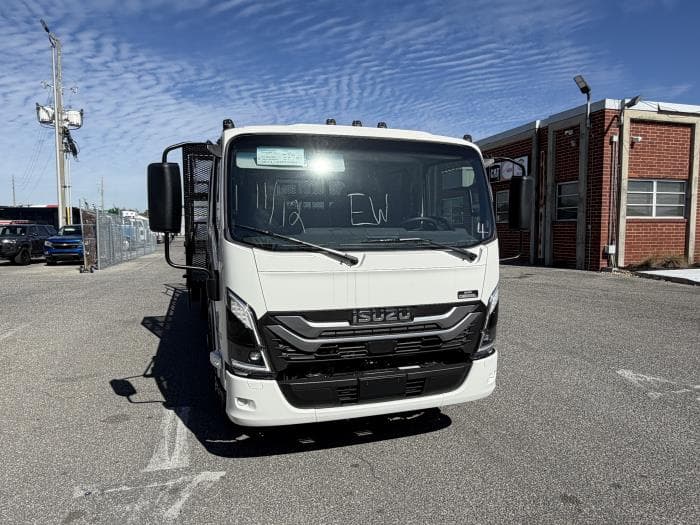 2026 Isuzu NPR — photo 8