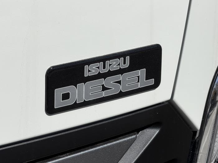 2026 Isuzu NPR — photo 9