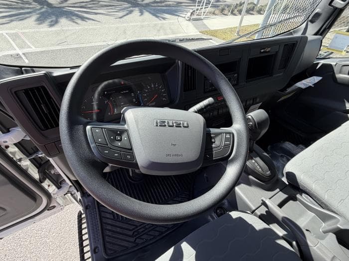 2026 Isuzu NPR — photo 12