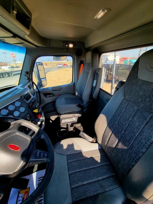 2021 Peterbilt 579 — photo 11