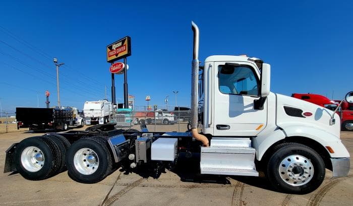 2021 Peterbilt 579 — photo 5