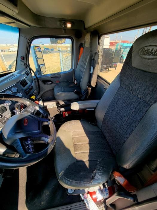2021 Peterbilt 579 — photo 17