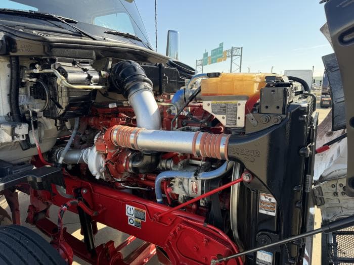 2023 Peterbilt 567 — photo 19