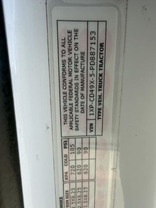 2023 Peterbilt 567 — photo 27