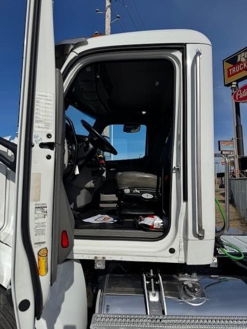 2021 Peterbilt 579 — photo 35