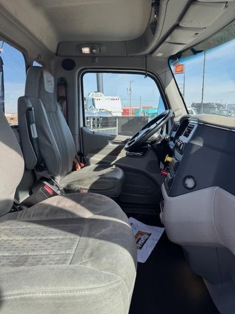 2021 Peterbilt 579 — photo 47