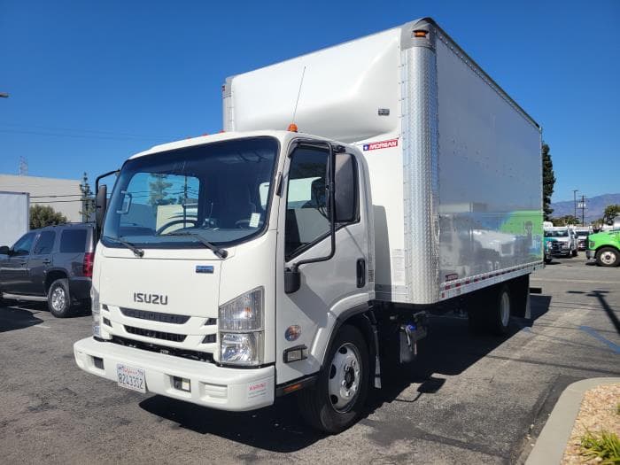 2019 Isuzu NRR — photo 2