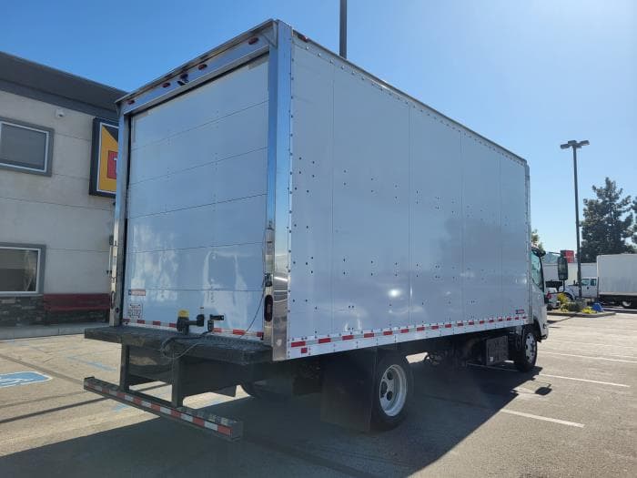 2019 Isuzu NRR — photo 8