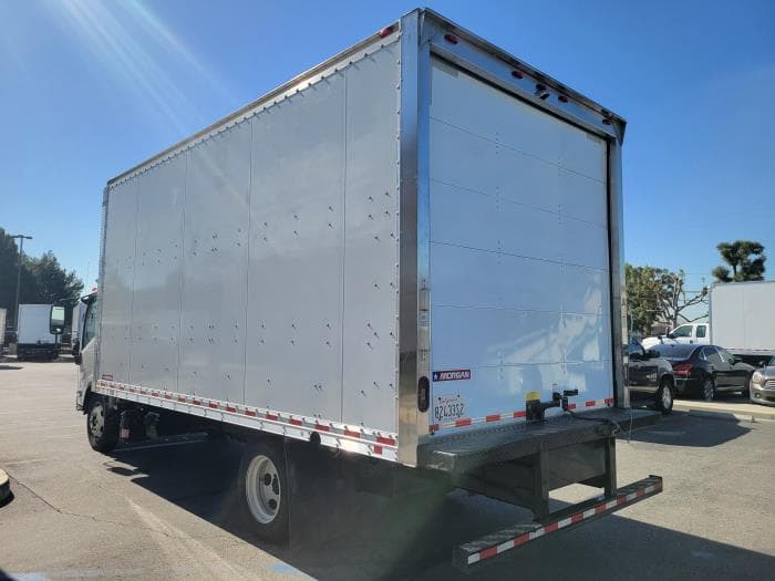 2019 Isuzu NRR — photo 9