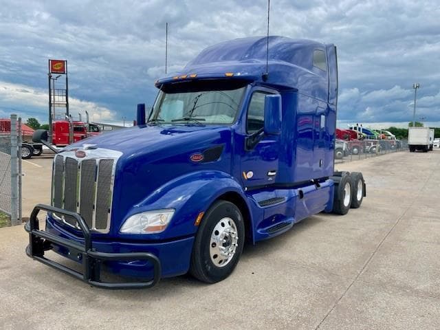 2022 Peterbilt 579 — photo 2