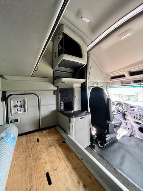 2022 Peterbilt 579 — photo 8