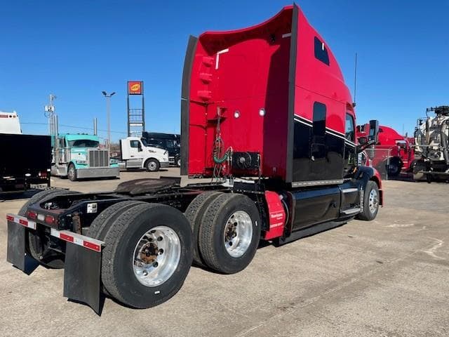 2021 Peterbilt 579 — photo 9