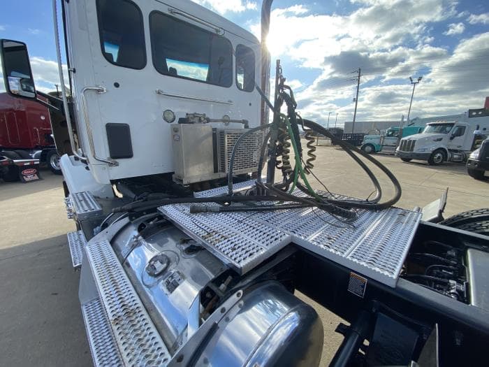 2020 Peterbilt 567 — photo 5