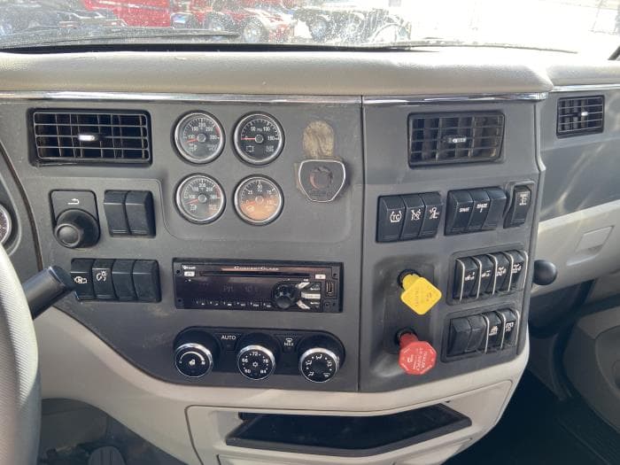 2020 Peterbilt 567 — photo 19