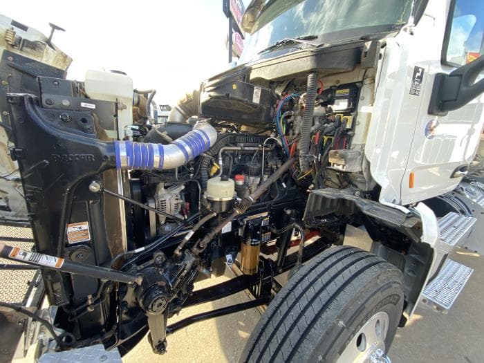 2020 Peterbilt 567 — photo 24