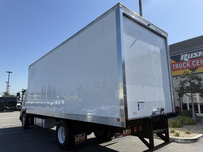 2026 Isuzu FTR — photo 3