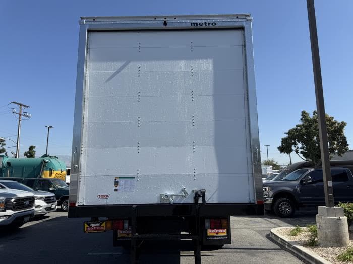 2026 Isuzu FTR — photo 4