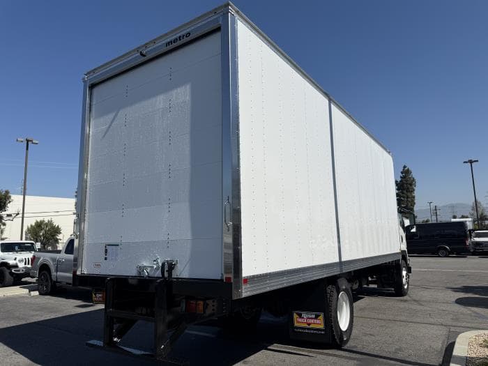 2026 Isuzu FTR — photo 5