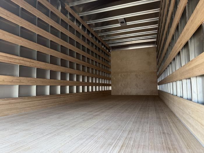 2026 Isuzu FTR — photo 9