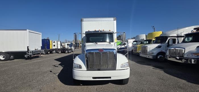 2020 Peterbilt 337 — photo 9