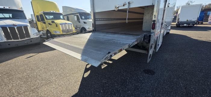 2020 Peterbilt 337 — photo 14