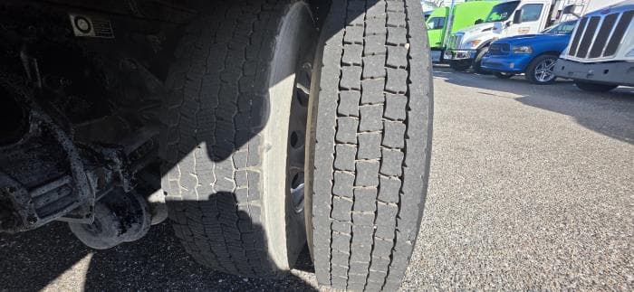 2020 Peterbilt 337 — photo 30