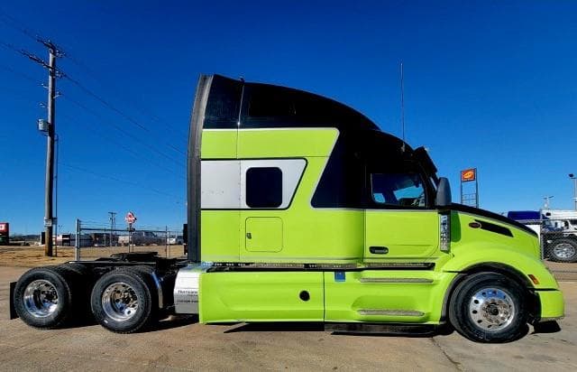 2022 Peterbilt 579 — photo 3