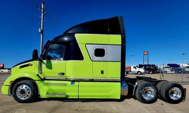 2022 Peterbilt 579 — photo 7