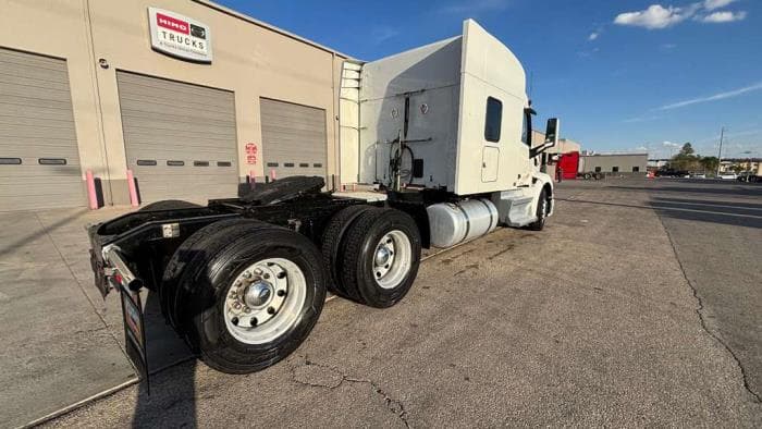 2022 Peterbilt 579 — photo 6