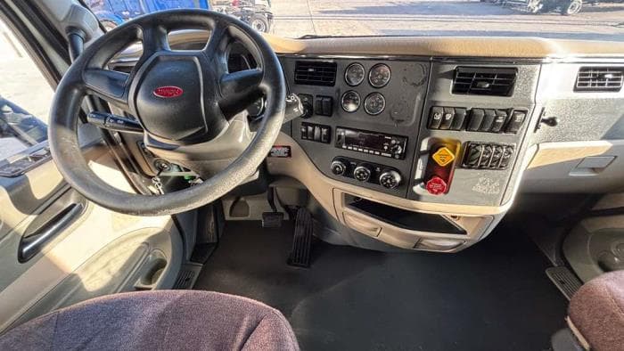 2022 Peterbilt 579 — photo 15
