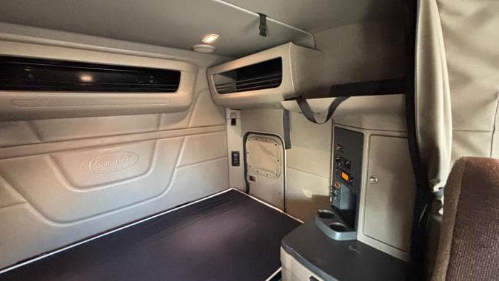 2022 Peterbilt 579 — photo 20