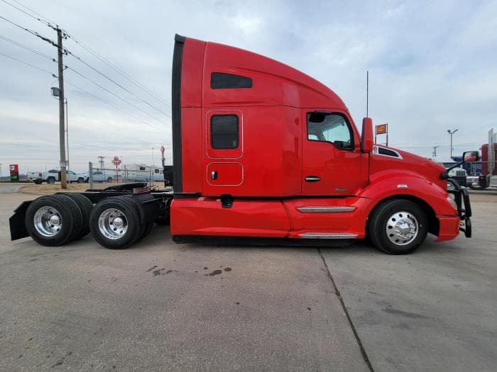 2021 Kenworth T680 — photo 6