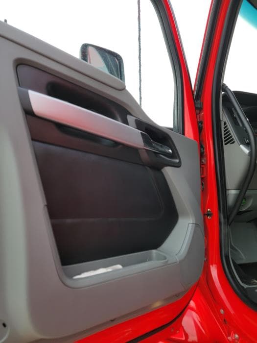 2021 Kenworth T680 — photo 14