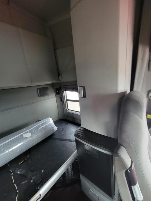 2021 Kenworth T680 — photo 19