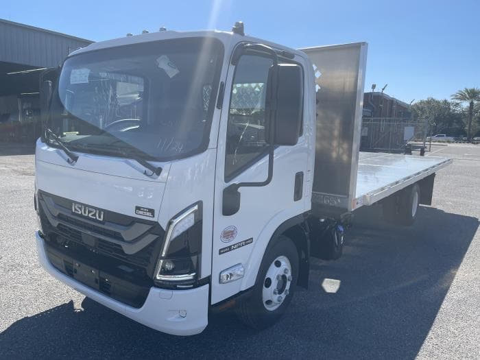 2025 Isuzu NPR — photo 4