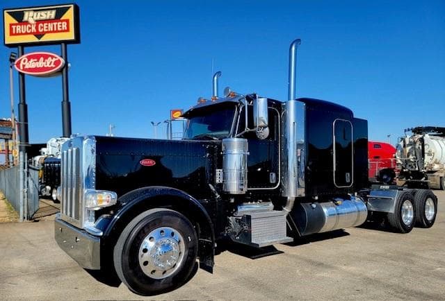 2022 Peterbilt 389 — photo 2