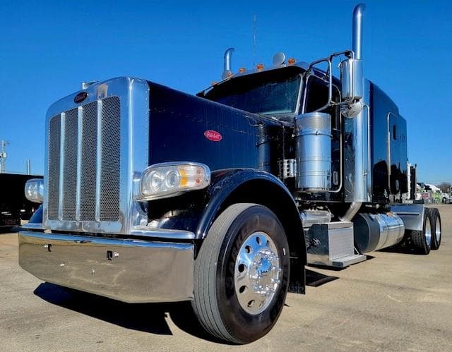 2022 Peterbilt 389 — photo 3