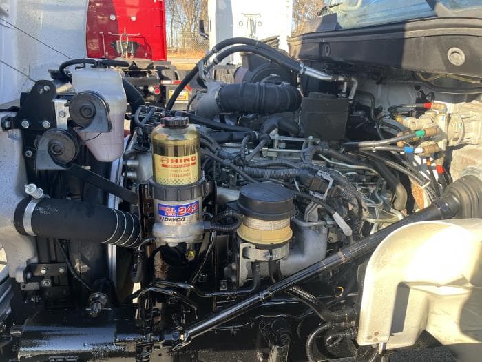 2017 Hino 268 — photo 14