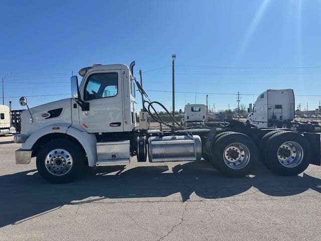 2020 Peterbilt 567 — photo 6