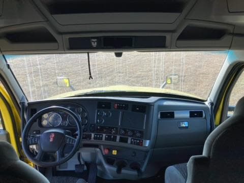 2021 Kenworth T680 — photo 18