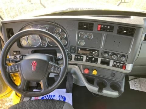 2021 Kenworth T680 — photo 19