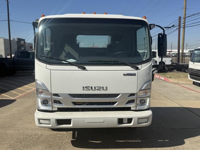 2026 Isuzu NPR — photo 9