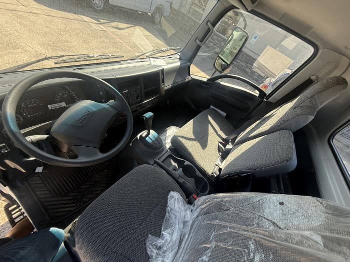 2026 Isuzu NPR — photo 10