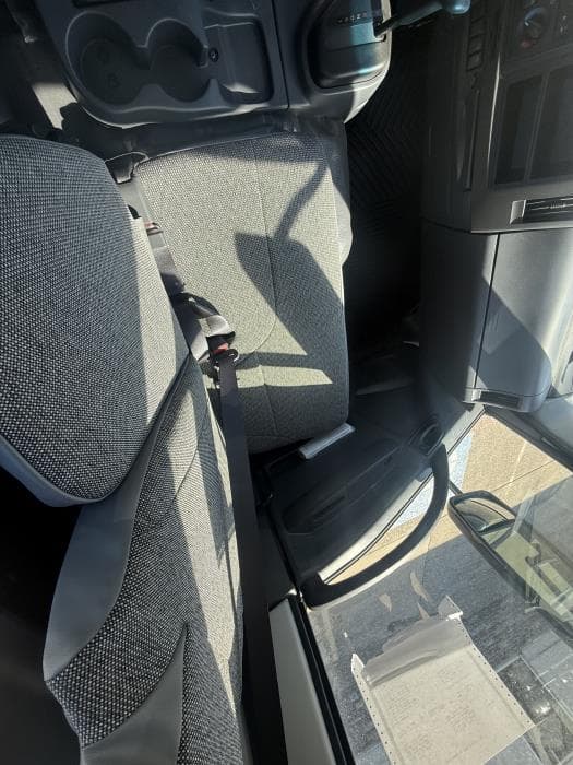 2026 Isuzu NPR — photo 13