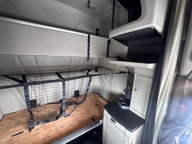 2021 Peterbilt 579 — photo 14