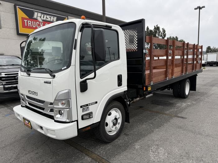 2025 Isuzu NRR — photo 2