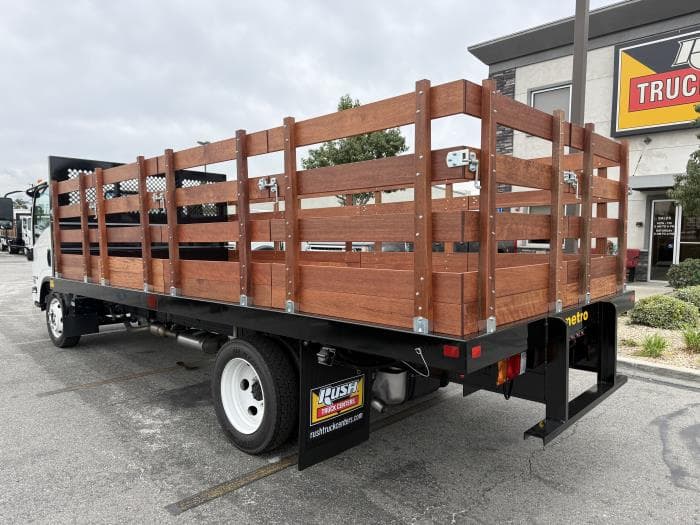 2025 Isuzu NRR — photo 3