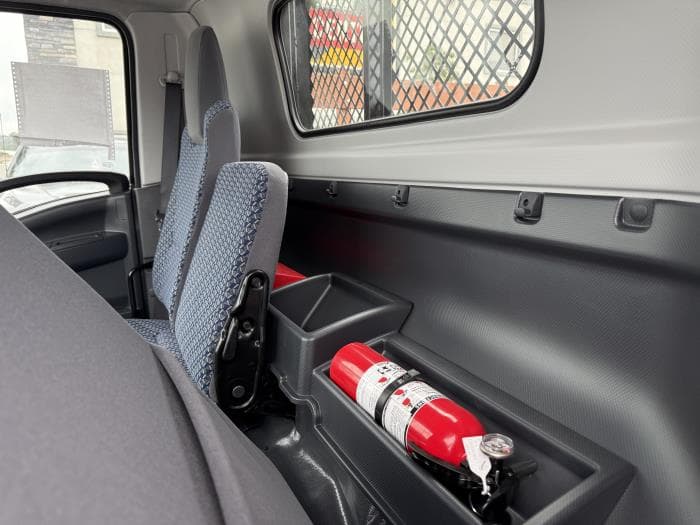 2025 Isuzu NRR — photo 13