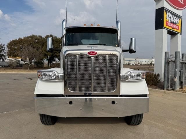 2027 Peterbilt 567 — photo 11